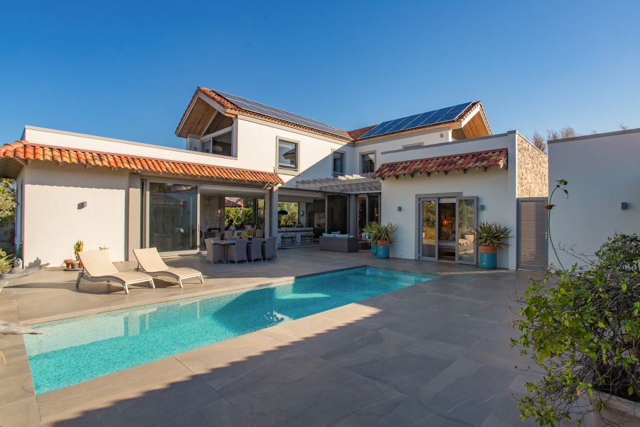 4 Bedroom Property for Sale in Winelands Western Cape